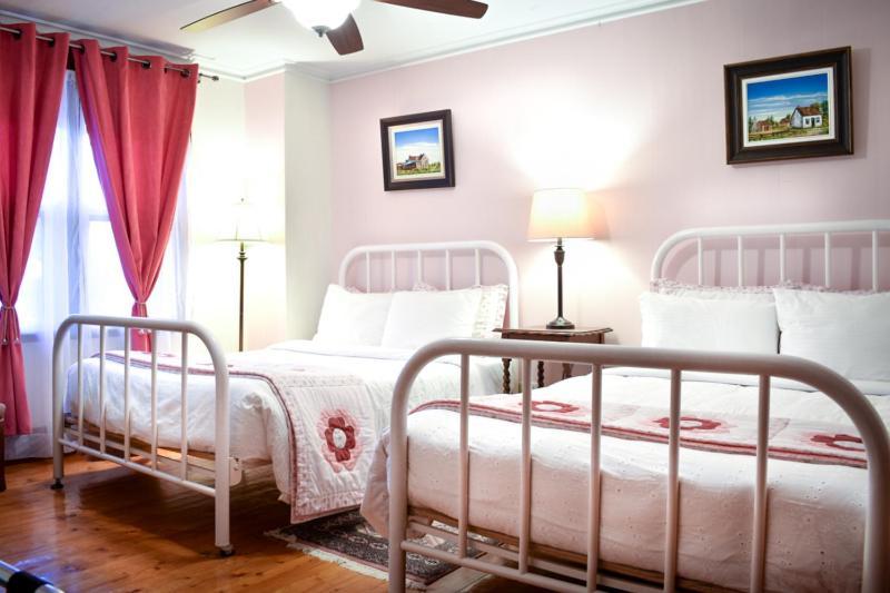 Complexe D'Hebergement La Maison Touristique Dugas Caraquet Εξωτερικό φωτογραφία